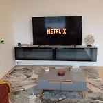 Lavish Stay In The Heart Of Duesseldorf City Center