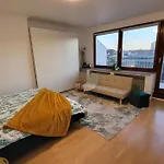 Lavish Stay In The Heart Of Duesseldorf City Center