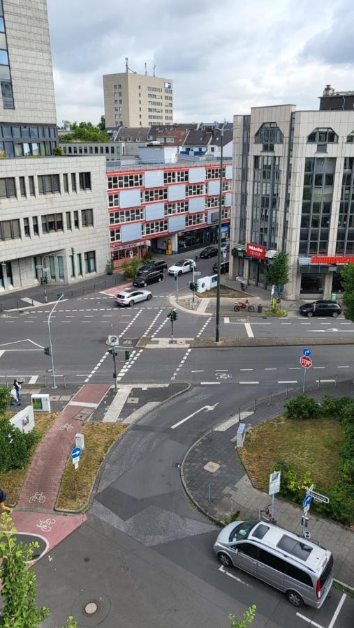 Lavish In The Heart Of Center