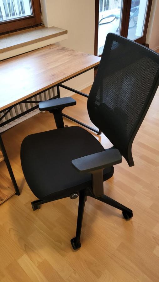 Lavish In The Heart Of Center